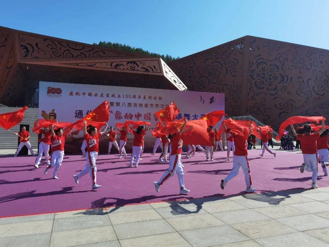 约翰逊建议哈兰德趁早转型，格里利什的踢法接近小白